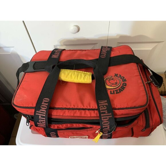 VTG Marlboro ADVENTURE TEAM‎ LIZARD ROCK Red LARGE Bag Cooler - Picture 2 of 8